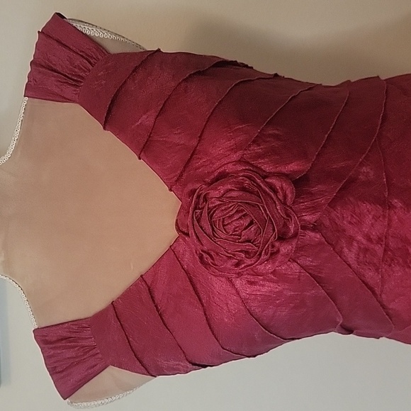 London Times, Size 8, Wine Colored (Burgundy-ish) Sleeveless Layered Dress, EUC. - Picture 2 of 8